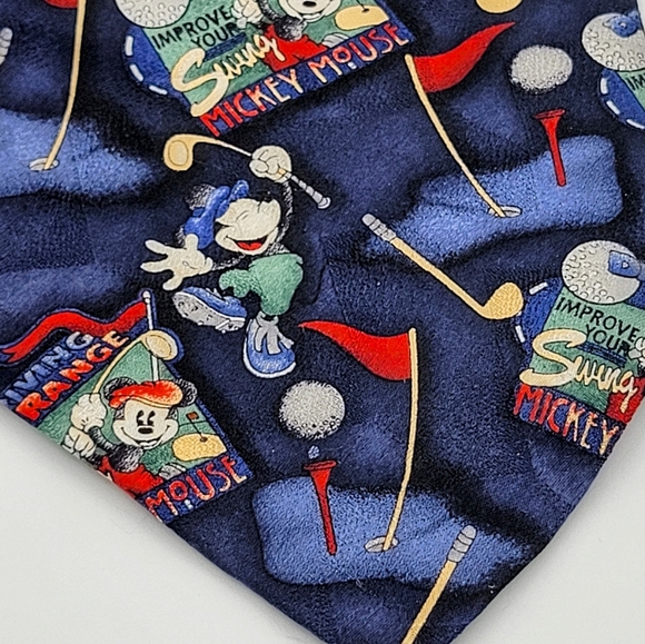Mickey & Co Men's Necktie Golfing Mickey Mouse Disney Merchandise - Picture 3 of 9